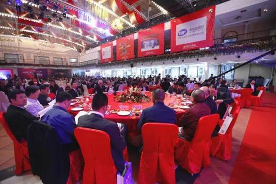 融合创造未来 深圳市电子商会年会暨第二届“蓝点奖”颁奖盛典隆重举行
