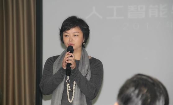 大咖谈智能行业：如何让服务机器人落地？