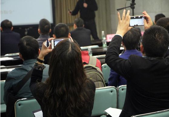 大咖谈智能行业：如何让服务机器人落地？