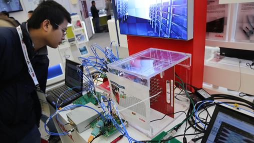 2017-2018连接器技术和市场的发展趋势