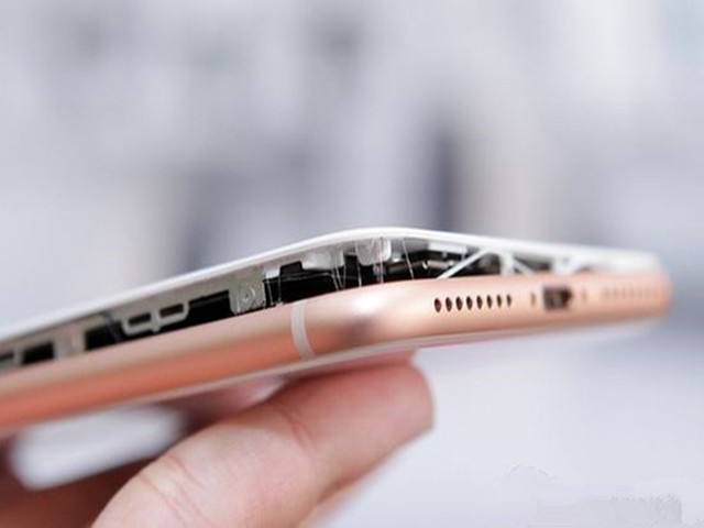 烫手！苹果iPhone8手机电池膨胀何时休？