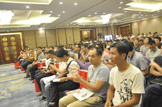 热烈祝贺巨龙首届智能产品发布会取得圆满成功！