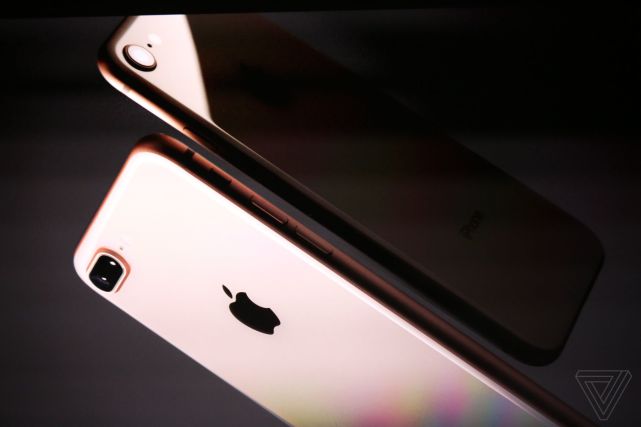 新iPhone三连发！史上最贵的iPhone X究竟怎么样？