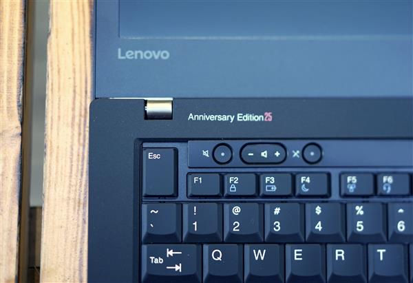 小黑粉必充信仰？ThinkPad 25周年版体验：兼顾情怀与现代