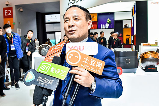 “双战略”点亮智慧生活 爱仕达出展AWE2018