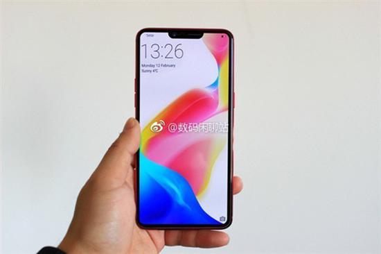 猫耳朵窄边框设计：OPPO R13真机曝光