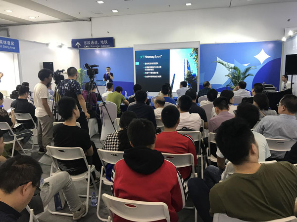 智能液晶压感黑板新品发布
