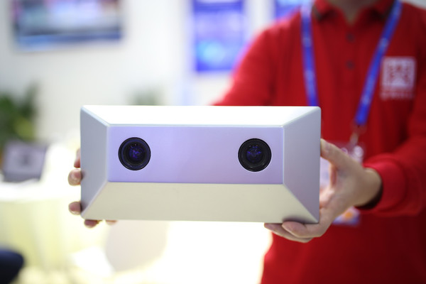 国内千元级别AI定位终端正式亮相 让AI拥有精准位置感知的“智慧双眼”