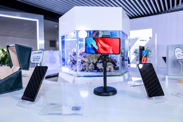 诸多硬核产品亮相新品会 联想Z6 Pro领衔诠释“生而向上”