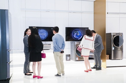 COLMO TALK: 以前沿设计攀登智享生活