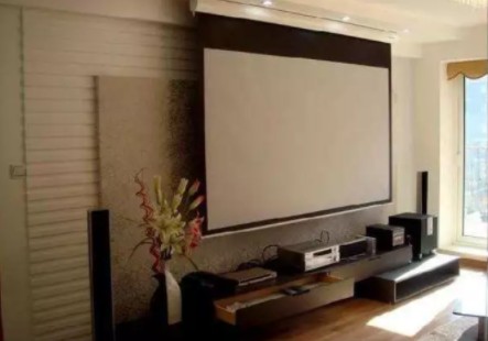 投影仪幕布究竟是选灰色还是白色的好？当贝投影告诉你！