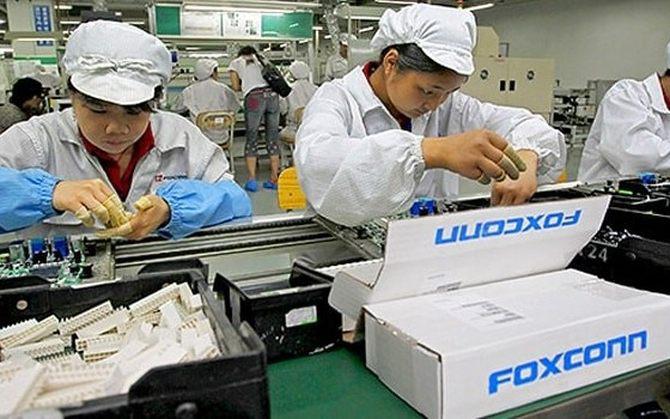 富士康面临严峻考验！或将iPhone生产线迁出中国