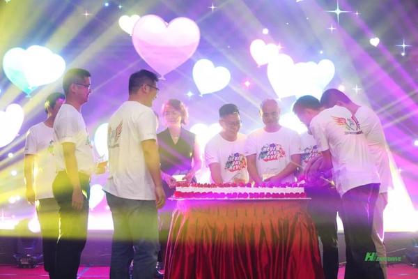 凝心聚力，携手远航--易驱电气十五周年！庆典隆重举行