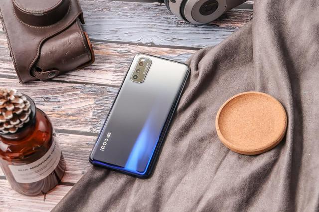 还在看游戏手机排行？三款5G手机，颜值、性能都能满足你