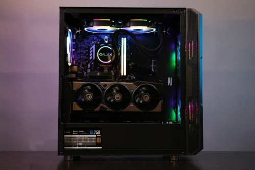 影驰全家桶 | 明明可以单挑，偏偏要组团出战！