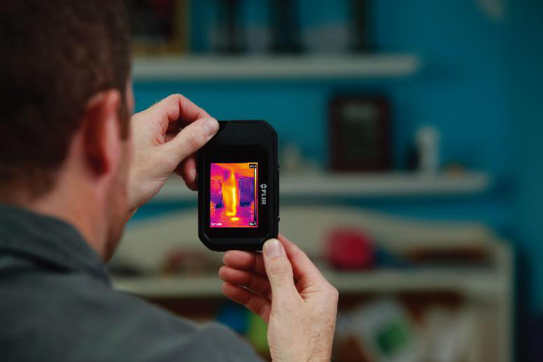 FLIR Cx红外热像仪，让配电检查快捷又安全！