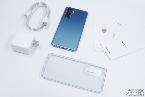 iQOO 5充电评测:55W FlashCharge超快闪充加持 iQOO 5充电评测:55W FlashCharge超快闪充加持