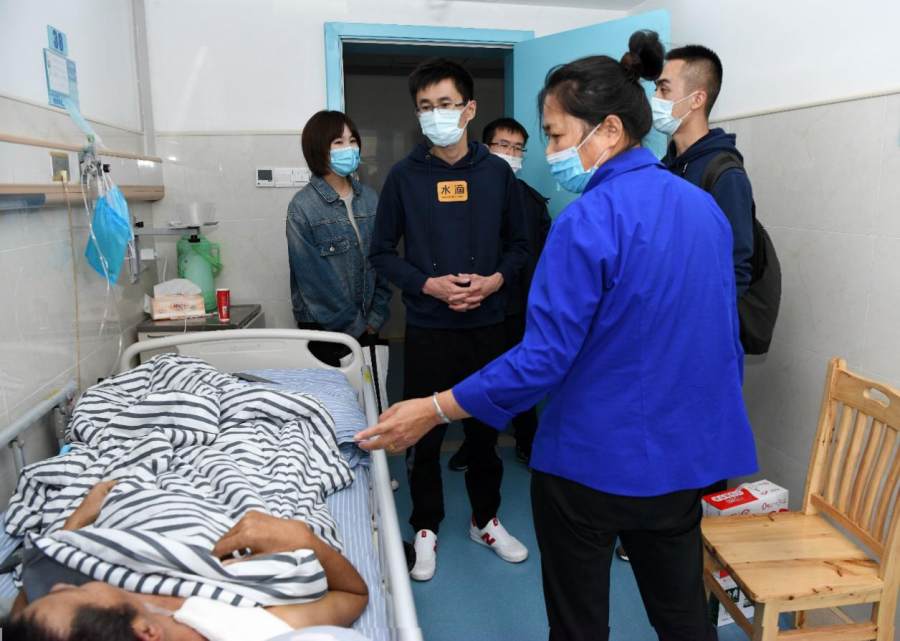 情系三区三州，水滴筹、水滴公益创始人沈鹏赴凉山探访筹款患者