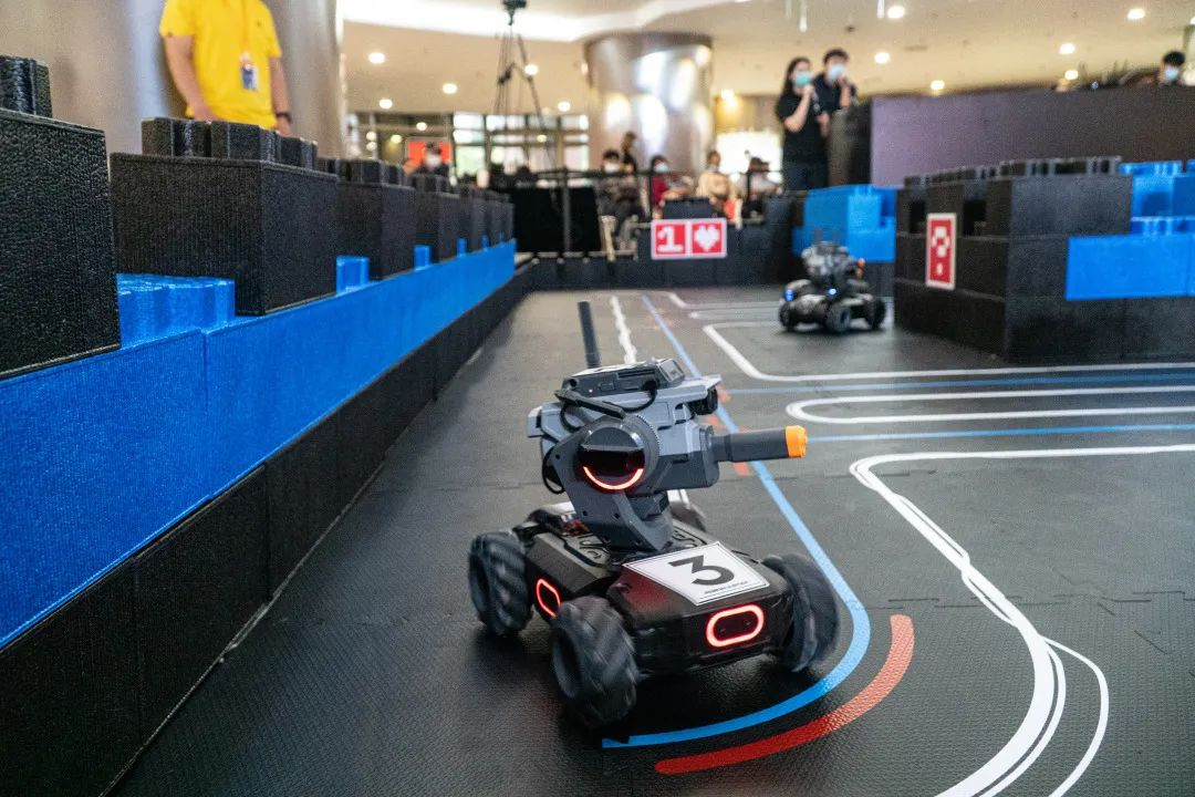 70岁“老男孩”自学编程，这届大疆机甲大师全民赛太秀了！