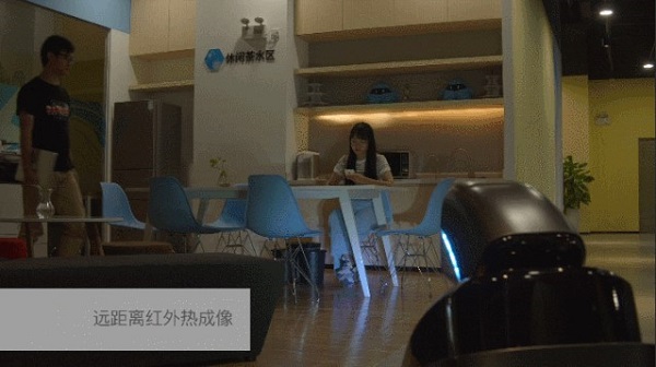 派宝机器人推出安保巡逻机器人，引领智慧安防新潮流