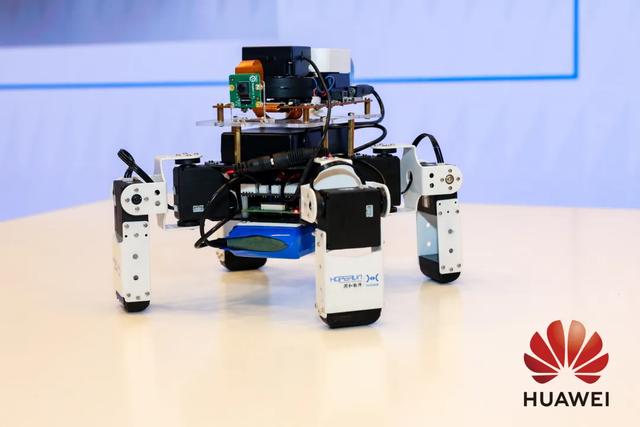 携手华为昇腾，HiHope推出新一代智能机器人解决方案