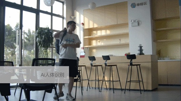 派宝机器人推出安保巡逻机器人，引领智慧安防新潮流