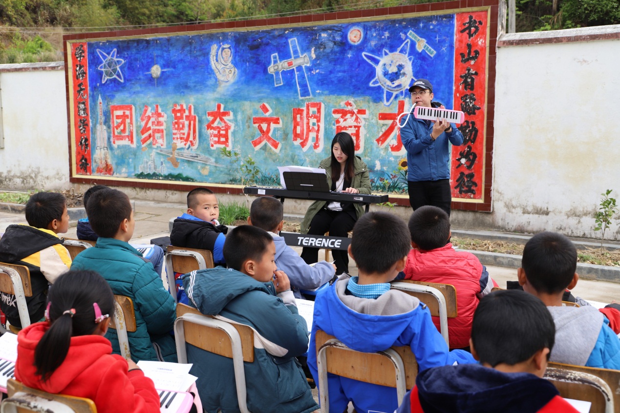 运连网关爱留守儿童  身体力行致力公益事业