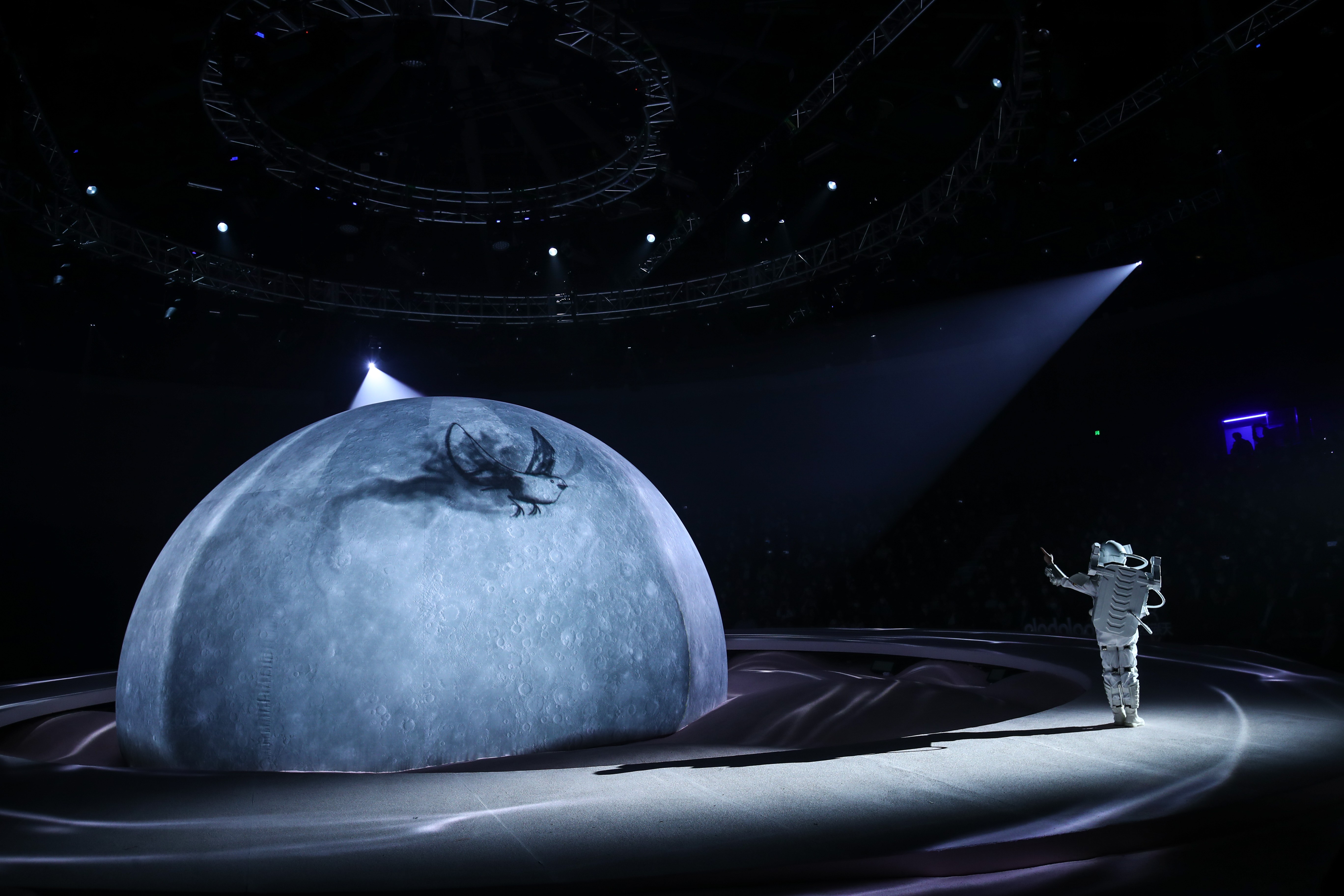 巴拉巴拉X天猫超级品牌日“梦无止境”超级大秀 全域焕新，筑梦中国童装力量