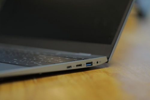 职场小白的第一款电脑，首选戴睿v40pro