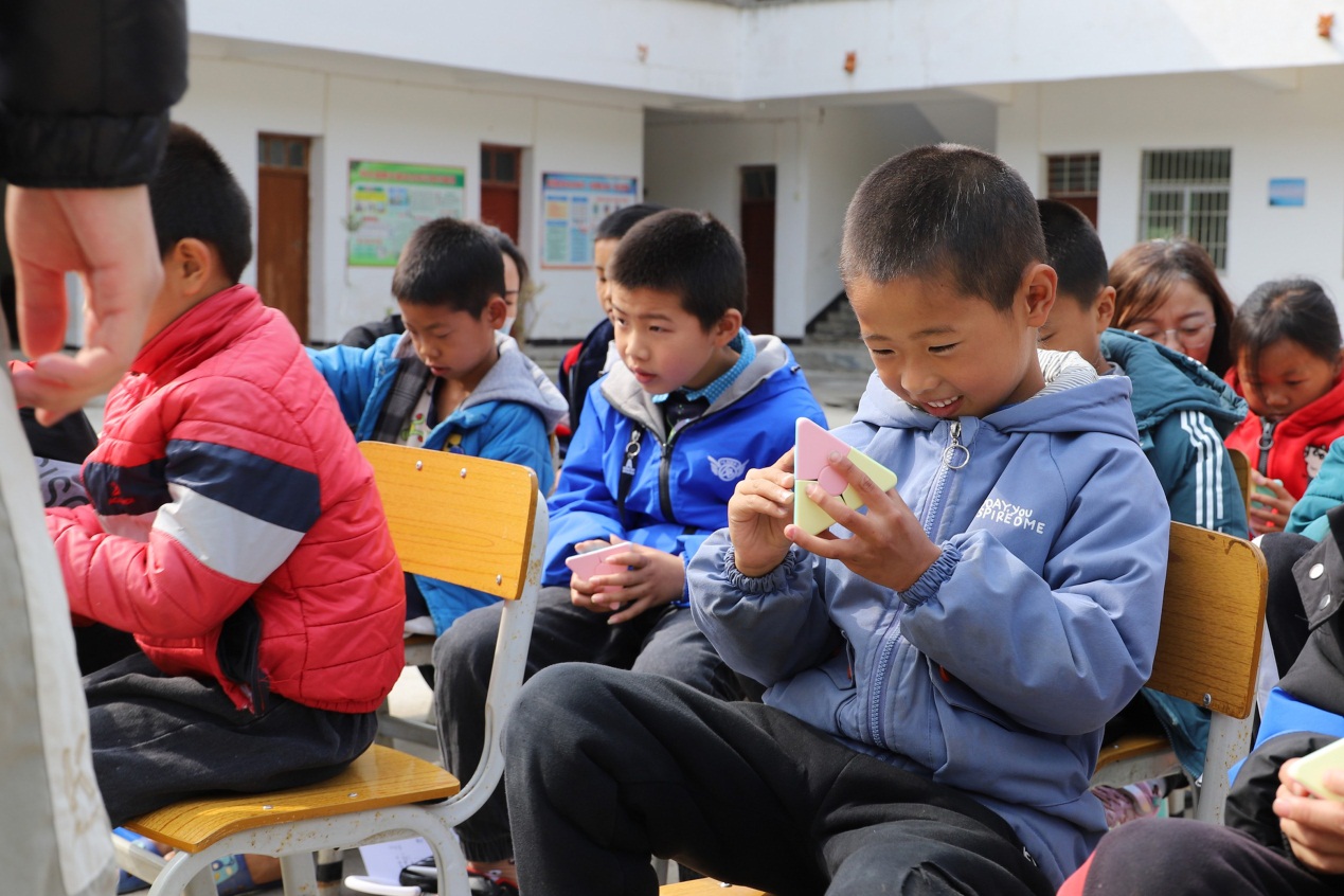 运连网关爱留守儿童  身体力行致力公益事业