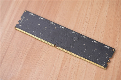 搭载美光E-Die的超频神条！英睿达铂胜MAX DDR4-4400内存评测
