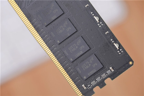 搭载美光E-Die的超频神条！英睿达铂胜MAX DDR4-4400内存评测