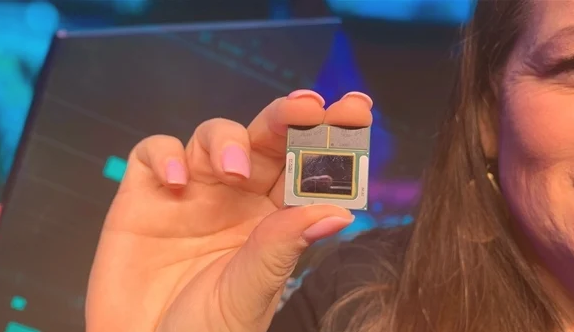 下一代笔记本处理器 英特尔 Lunar Lake 曝光，超3倍 AI性能，GPU核显大幅提升