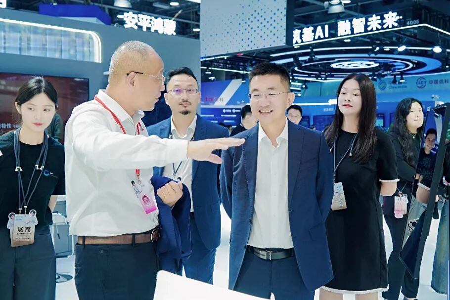 2025中国移动全球合作伙伴大会圆满落幕，鸿蒙生态引领万物智联时代新篇